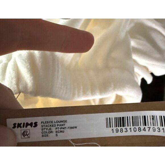 Skims Fleece Lounge Stacked Pants Size Small Ecru Soft Cozy Wear NWT - Picture 2 of 2
